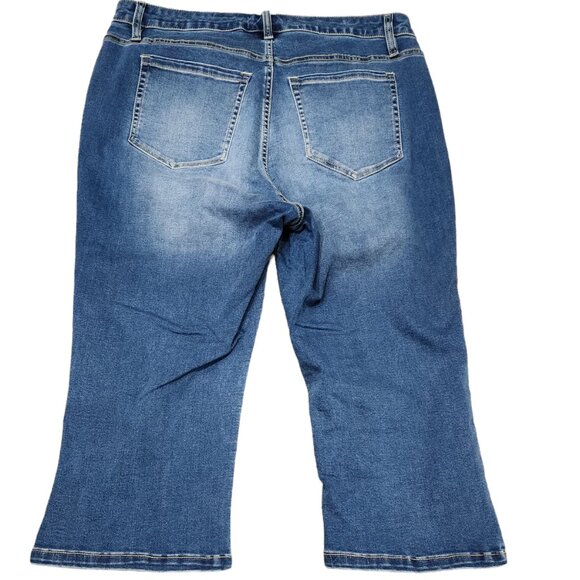Lane Bryant Genius Fit Capri Shorts Denim Blue Jeans Size 14 - Picture 2 of 6